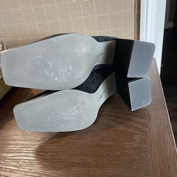 NWOB Sam Edelman Black Suede Block heeled Booties, 9M - Picture 8 of 11